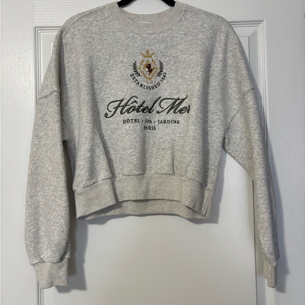 Abercrombie Cropped Graphic Sweatshirt